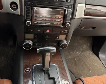 Серый Фольксваген Туарег, объемом двигателя 3 л и пробегом 230 тыс. км за 10500 $, фото 8 на Automoto.ua