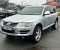Серый Фольксваген Туарег, объемом двигателя 3.6 л и пробегом 295 тыс. км за 8800 $, фото 1 на Automoto.ua