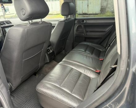 Серый Фольксваген Туарег, объемом двигателя 2.5 л и пробегом 248 тыс. км за 4300 $, фото 7 на Automoto.ua