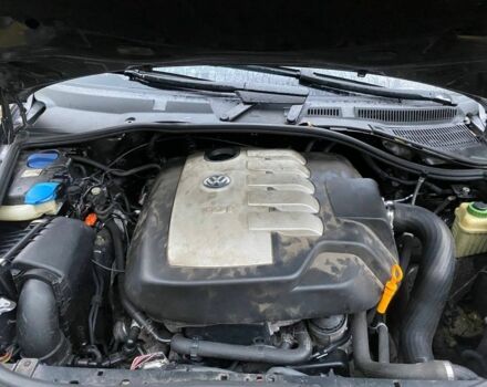 Серый Фольксваген Туарег, объемом двигателя 2.5 л и пробегом 297 тыс. км за 5796 $, фото 6 на Automoto.ua