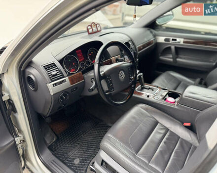Фольксваген Туарег 2007 в Киеве на Automoto.ua Серый Фольксваген Туарег, объемом двигателя 2.46 л и пробегом 290 тыс. км за 9750 $, фото 14 на Automoto.ua