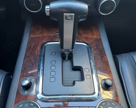 Серый Фольксваген Туарег, объемом двигателя 3.6 л и пробегом 224 тыс. км за 11700 $, фото 4 на Automoto.ua