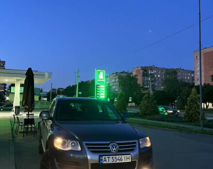 Фольксваген Туарег 2007 у Івано-Франківську на Automoto.ua Сірий Фольксваген Туарег, об'ємом двигуна 3 л та пробігом 235 тис. км за 12650 $, фото 2 на Automoto.ua