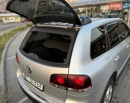 Серый Фольксваген Туарег, объемом двигателя 2.5 л и пробегом 270 тыс. км за 9900 $, фото 8 на Automoto.ua