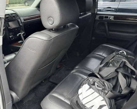 Сірий Фольксваген Туарег, об'ємом двигуна 3.19 л та пробігом 295 тис. км за 8000 $, фото 6 на Automoto.ua