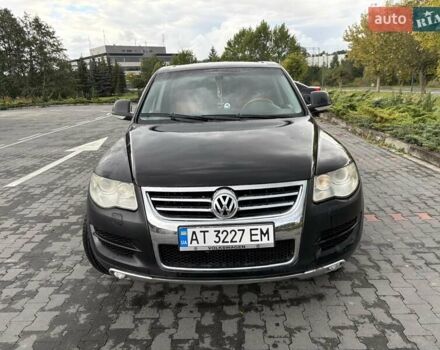 Серый Фольксваген Туарег, объемом двигателя 3 л и пробегом 230 тыс. км за 10500 $, фото 24 на Automoto.ua