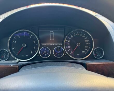 Серый Фольксваген Туарег, объемом двигателя 3.6 л и пробегом 224 тыс. км за 11700 $, фото 2 на Automoto.ua