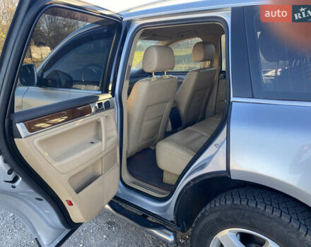 Фольксваген Туарег 2007 у Збараже на Automoto.ua Сірий Фольксваген Туарег, об'ємом двигуна 3 л та пробігом 227 тис. км за 10000 $, фото 9 на Automoto.ua