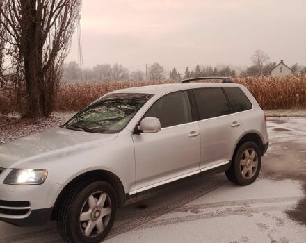 Серый Фольксваген Туарег, объемом двигателя 3 л и пробегом 224 тыс. км за 2800 $, фото 2 на Automoto.ua