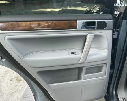 Сірий Фольксваген Туарег, об'ємом двигуна 3 л та пробігом 313 тис. км за 10990 $, фото 25 на Automoto.ua