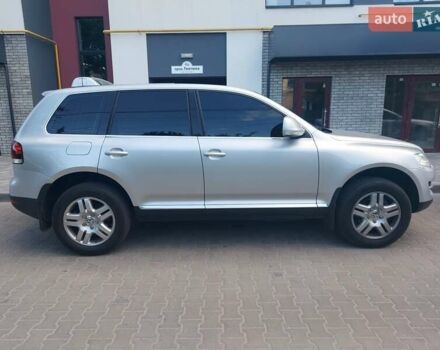 Серый Фольксваген Туарег, объемом двигателя 3.6 л и пробегом 224 тыс. км за 11300 $, фото 2 на Automoto.ua