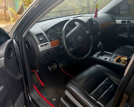 Серый Фольксваген Туарег, объемом двигателя 3 л и пробегом 320 тыс. км за 8000 $, фото 8 на Automoto.ua