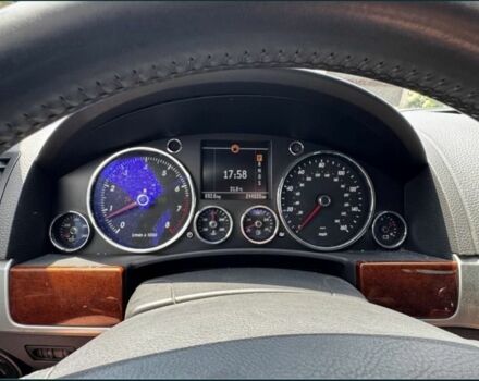 Серый Фольксваген Туарег, объемом двигателя 3.6 л и пробегом 245 тыс. км за 4200 $, фото 3 на Automoto.ua