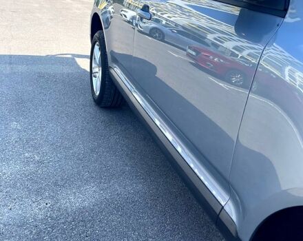 Сірий Фольксваген Туарег, об'ємом двигуна 3 л та пробігом 314 тис. км за 11500 $, фото 5 на Automoto.ua