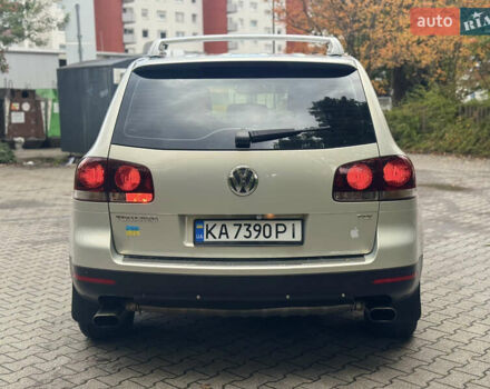 Фольксваген Туарег 2007 в Киеве на Automoto.ua Серый Фольксваген Туарег, объемом двигателя 2.46 л и пробегом 290 тыс. км за 9750 $, фото 3 на Automoto.ua