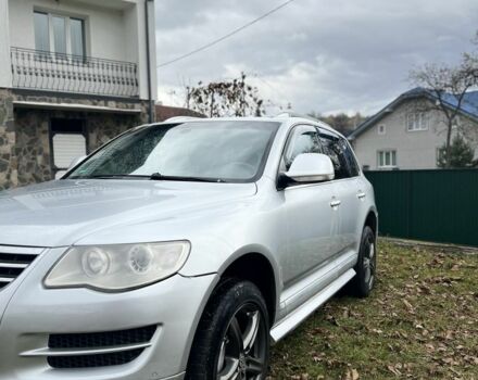 Серый Фольксваген Туарег, объемом двигателя 3 л и пробегом 335 тыс. км за 8500 $, фото 3 на Automoto.ua