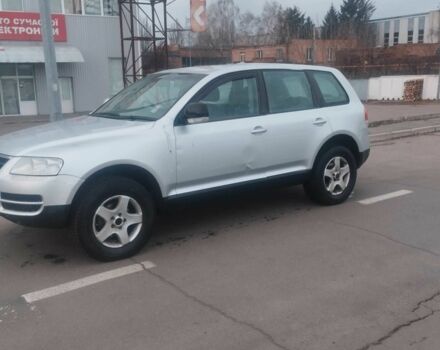 Серый Фольксваген Туарег, объемом двигателя 2.5 л и пробегом 2 тыс. км за 4000 $, фото 2 на Automoto.ua