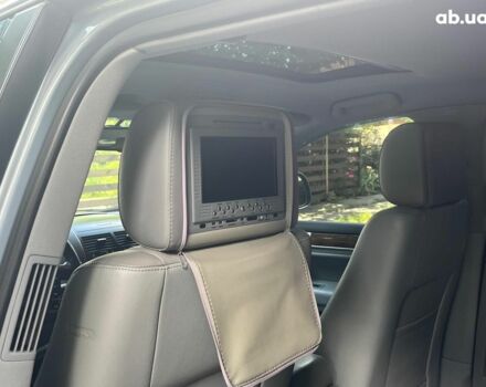 Сірий Фольксваген Туарег, об'ємом двигуна 3 л та пробігом 313 тис. км за 10990 $, фото 24 на Automoto.ua