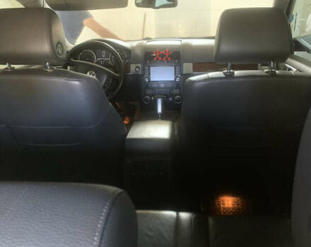 Серый Фольксваген Туарег, объемом двигателя 3.6 л и пробегом 245 тыс. км за 9000 $, фото 3 на Automoto.ua