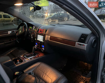 Сірий Фольксваген Туарег, об'ємом двигуна 3.6 л та пробігом 247 тис. км за 10950 $, фото 17 на Automoto.ua