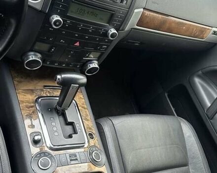 Серый Фольксваген Туарег, объемом двигателя 3.6 л и пробегом 295 тыс. км за 8800 $, фото 15 на Automoto.ua