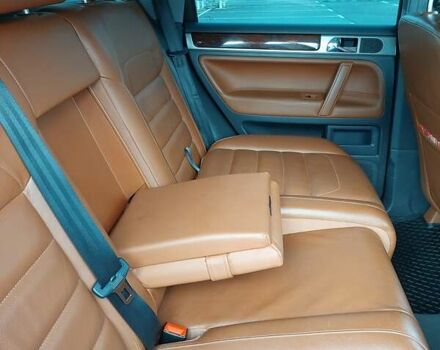 Серый Фольксваген Туарег, объемом двигателя 2.97 л и пробегом 245 тыс. км за 12000 $, фото 15 на Automoto.ua