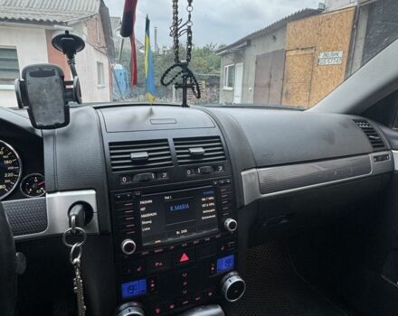 Сірий Фольксваген Туарег, об'ємом двигуна 3 л та пробігом 285 тис. км за 10900 $, фото 13 на Automoto.ua