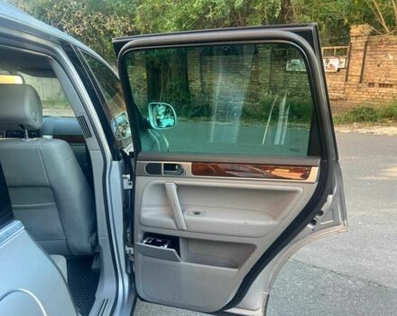 Серый Фольксваген Туарег, объемом двигателя 3 л и пробегом 355 тыс. км за 7808 $, фото 14 на Automoto.ua