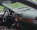 Сірий Фольксваген Туарег, об'ємом двигуна 3 л та пробігом 291 тис. км за 9500 $, фото 3 на Automoto.ua