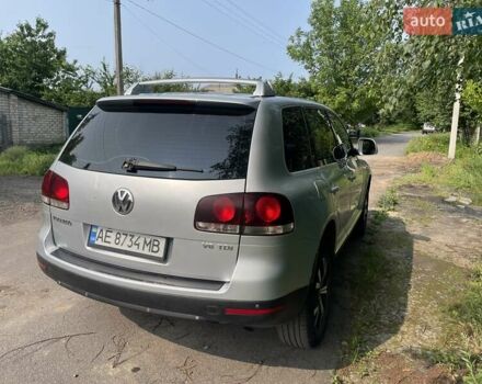 Серый Фольксваген Туарег, объемом двигателя 3 л и пробегом 259 тыс. км за 11500 $, фото 4 на Automoto.ua