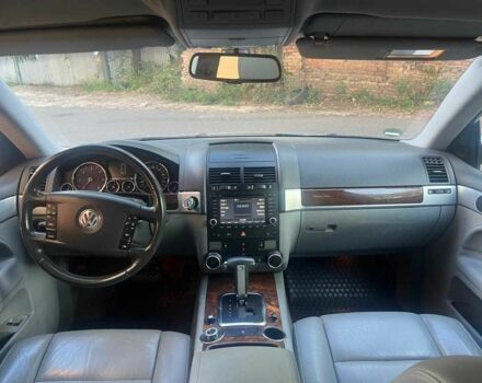 Серый Фольксваген Туарег, объемом двигателя 3 л и пробегом 355 тыс. км за 7808 $, фото 9 на Automoto.ua