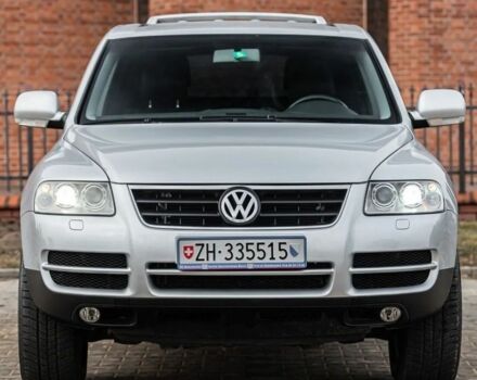 Серый Фольксваген Туарег, объемом двигателя 3 л и пробегом 252 тыс. км за 2650 $, фото 2 на Automoto.ua