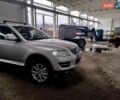 Серый Фольксваген Туарег, объемом двигателя 3 л и пробегом 270 тыс. км за 7800 $, фото 1 на Automoto.ua