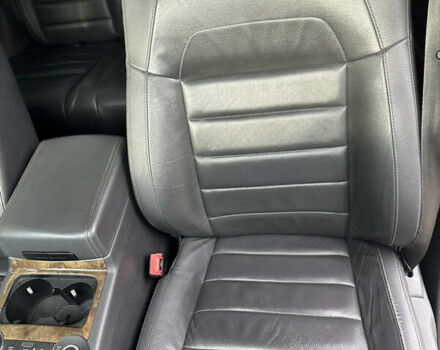 Сірий Фольксваген Туарег, об'ємом двигуна 2.97 л та пробігом 317 тис. км за 14000 $, фото 7 на Automoto.ua