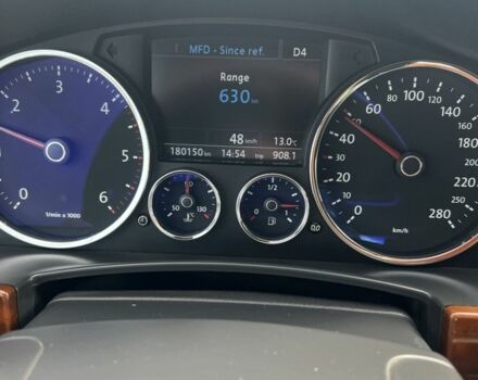 Серый Фольксваген Туарег, объемом двигателя 0 л и пробегом 180 тыс. км за 15800 $, фото 4 на Automoto.ua