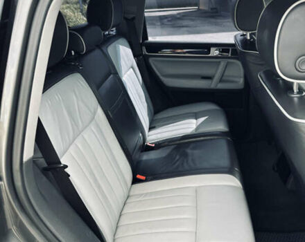 Сірий Фольксваген Туарег, об'ємом двигуна 3 л та пробігом 281 тис. км за 11999 $, фото 21 на Automoto.ua