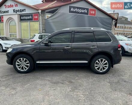 Серый Фольксваген Туарег, объемом двигателя 3 л и пробегом 400 тыс. км за 11890 $, фото 9 на Automoto.ua