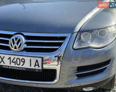 Серый Фольксваген Туарег, объемом двигателя 3 л и пробегом 223 тыс. км за 11400 $, фото 8 на Automoto.ua