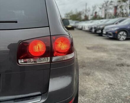 Сірий Фольксваген Туарег, об'ємом двигуна 2.97 л та пробігом 285 тис. км за 13400 $, фото 9 на Automoto.ua