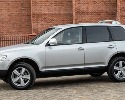 Серый Фольксваген Туарег, объемом двигателя 3 л и пробегом 252 тыс. км за 2650 $, фото 4 на Automoto.ua