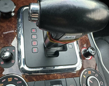 Серый Фольксваген Туарег, объемом двигателя 3 л и пробегом 265 тыс. км за 11500 $, фото 39 на Automoto.ua