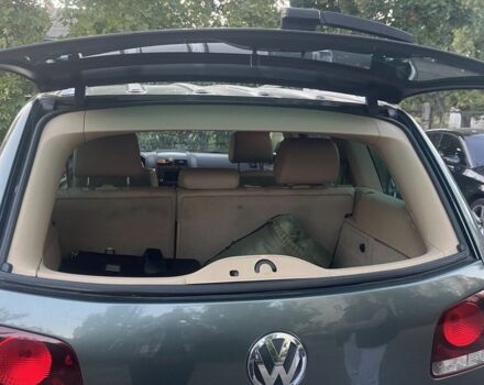 Серый Фольксваген Туарег, объемом двигателя 3 л и пробегом 362 тыс. км за 7500 $, фото 8 на Automoto.ua