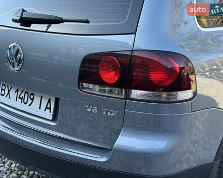 Серый Фольксваген Туарег, объемом двигателя 3 л и пробегом 224 тыс. км за 11500 $, фото 5 на Automoto.ua