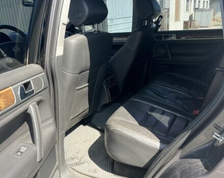 Сірий Фольксваген Туарег, об'ємом двигуна 3 л та пробігом 305 тис. км за 12500 $, фото 12 на Automoto.ua