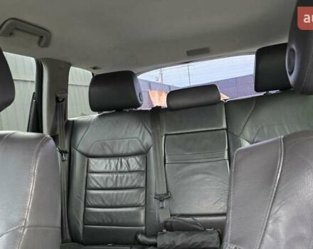 Серый Фольксваген Туарег, объемом двигателя 3 л и пробегом 322 тыс. км за 14500 $, фото 9 на Automoto.ua