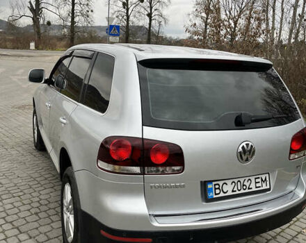 Серый Фольксваген Туарег, объемом двигателя 2.5 л и пробегом 273 тыс. км за 9500 $, фото 23 на Automoto.ua