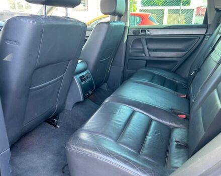 Сірий Фольксваген Туарег, об'ємом двигуна 3 л та пробігом 287 тис. км за 3321 $, фото 7 на Automoto.ua