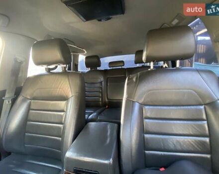 Серый Фольксваген Туарег, объемом двигателя 3 л и пробегом 377 тыс. км за 12500 $, фото 11 на Automoto.ua