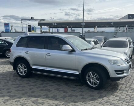 Серый Фольксваген Туарег, объемом двигателя 0 л и пробегом 180 тыс. км за 15800 $, фото 1 на Automoto.ua