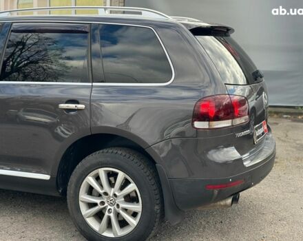 Серый Фольксваген Туарег, объемом двигателя 3 л и пробегом 400 тыс. км за 11890 $, фото 8 на Automoto.ua